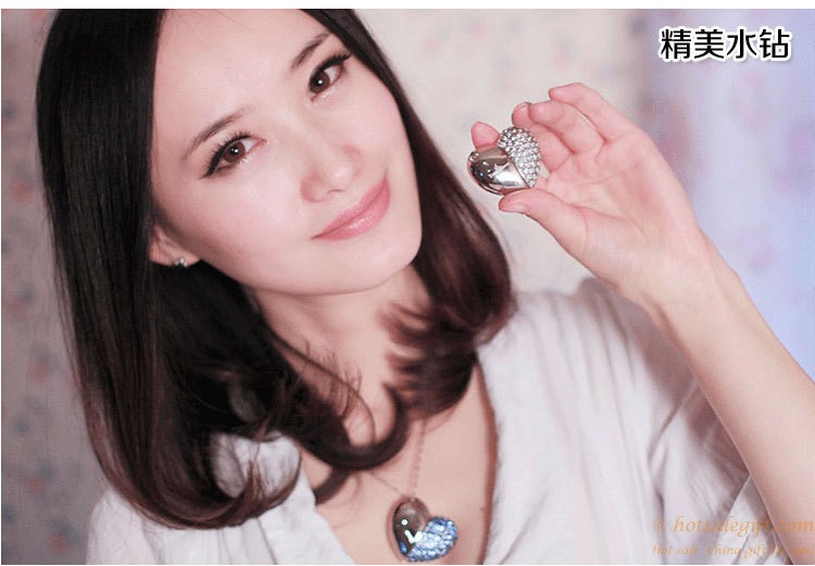 hotsalegift fashion exquisite heartshaped diamond crystal disk 1