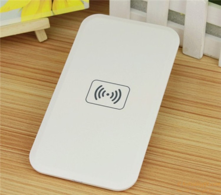 hotsalegift fashionable output 5v1a qi magnetic wireless charger samsung edge