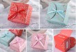 Dreieckiger Kuchen mit Blumendruck, personalisierte Pralinenschachtel