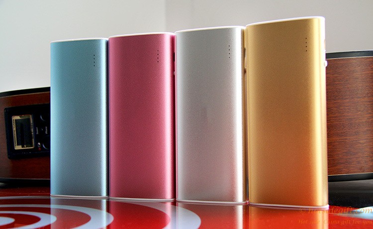 hotsalegift metal aluminum shell case mini portable 13000mah power bank 5 colors