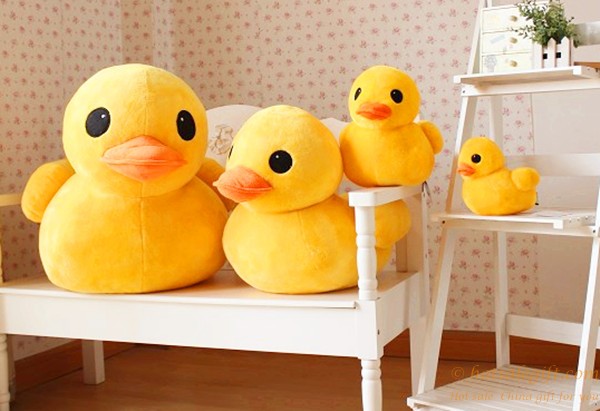 hotsalegift big yellow duck plush toys yellow duck doll pendant