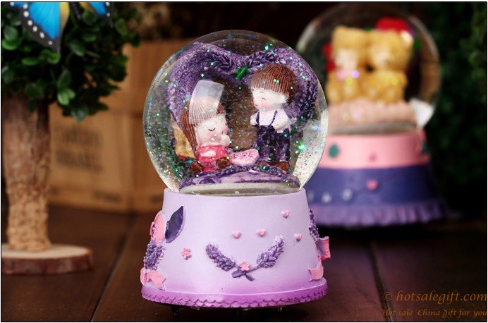 hotsalegift cartoon lovers crystal ball music boxes rotating snowflake glass music box