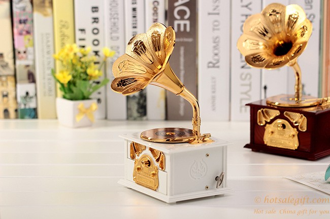 hotsalegift creative gramophone model plastic music boxes 3