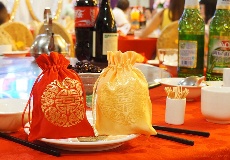hotsalegift chinese style brocade wedding candy bags 4