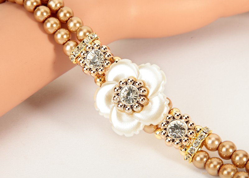 hotsalegift creative korean fashion ladies elegant chain wrapped pearl bracelet watch 8